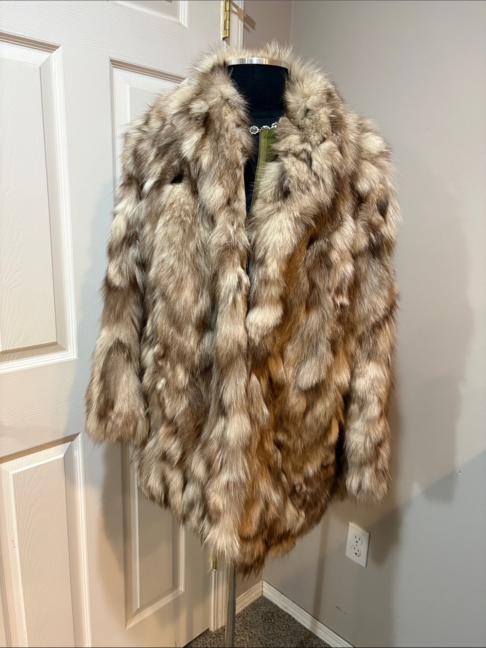 Luxury Blue Fox Real Authentic Fur Coat in Natural Beige Size Large 26A